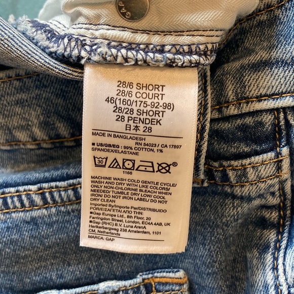 GAP 90’s Loose Mid Rise Jeans - Picture 14 of 15